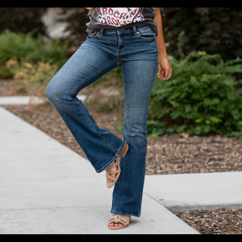 NWOT KanCan Troy Mid Rise Flare